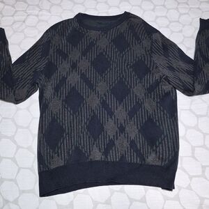 Perry Ellis Wool Blend Crewneck Sweater.